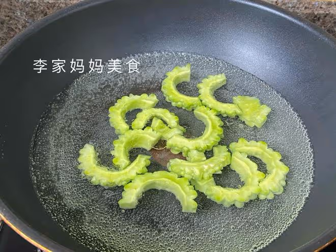 入夏後，豬肉魚肉靠邊站，這菜要多吃，低脂營養高，好吃不上火