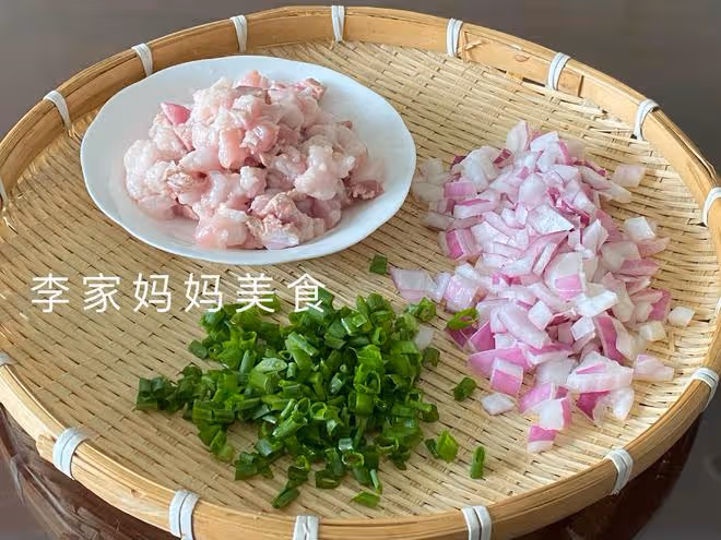 晚上提前蒸一鍋，第二天早餐就有了，鮮香軟糯，比饅頭麵包營養