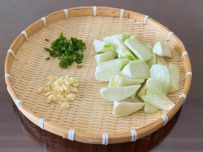 入夏後，這菜要多吃，比苦瓜營養，比黃瓜鮮美，經常上火要多吃