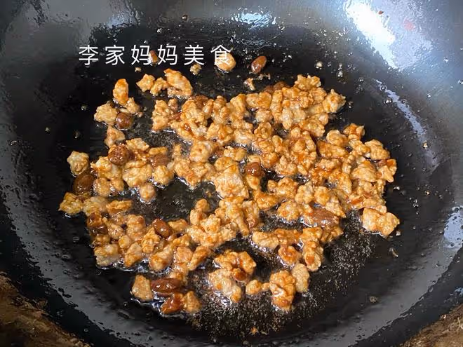 入夏後，韭菜菠菜靠邊站，多吃這道菜，清熱解暑不上火，開胃解饞