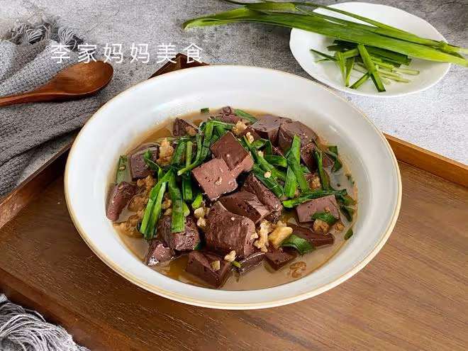 入夏後，韭菜菠菜靠邊站，多吃這道菜，低脂營養足，開胃又解膩