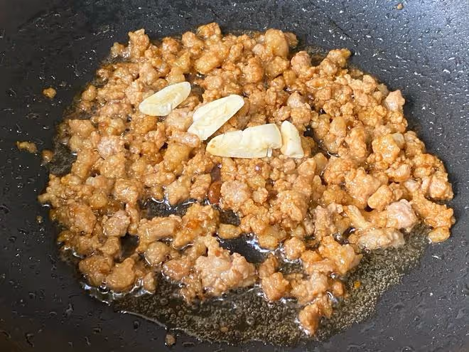入夏後，韭菜菠菜靠邊站，多吃這道菜，低脂營養足，開胃又解膩