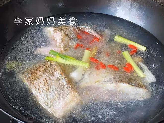 夏天，如果不差錢多吃這種海鮮，營養極高味道鮮，好吃不上火