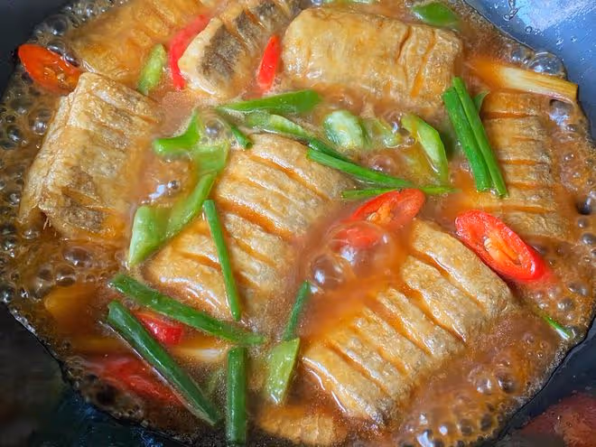 4月遇到這海鮮，我從不還價，肉質鮮嫩魚刺少，燉著吃特別香