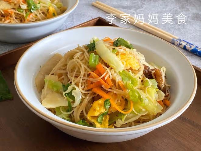 炒米粉時，別直接下鍋，多加這一步，米粉口感勁道，Q彈好吃