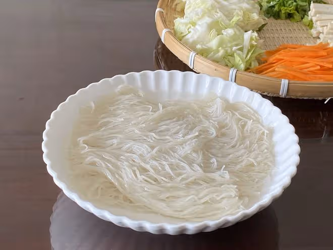 炒米粉時，別直接下鍋，多加這一步，米粉口感勁道，Q彈好吃