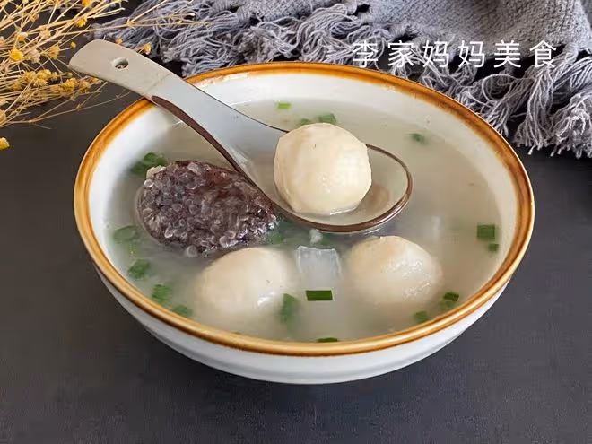 建議如果有條件，春天常給孩子喝這湯，營養全面，孩子長個更需要