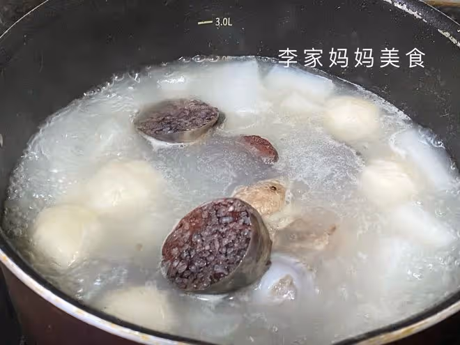 建議如果有條件，春天常給孩子喝這湯，營養全面，孩子長個更需要