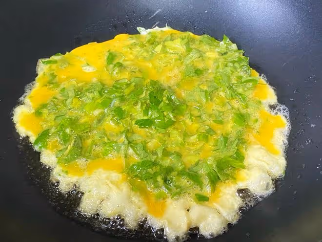 春天，這菜全身都是寶，可惜很多人當草，好吃不貴，炒著吃最香