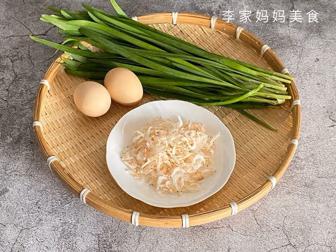 春天寧可不吃肉，也要給孩子吃這菜，鈣含量豐富，常吃個子長得快