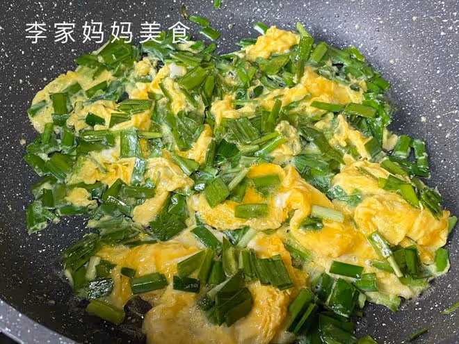 春天寧可不吃肉，也要給孩子吃這菜，鈣含量豐富，常吃個子長得快