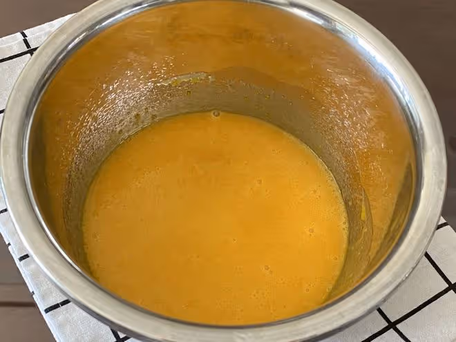 蒸電飯鍋蛋糕，牢記5個技巧，蛋糕鬆軟不回縮，軟糯鮮香又蓬鬆