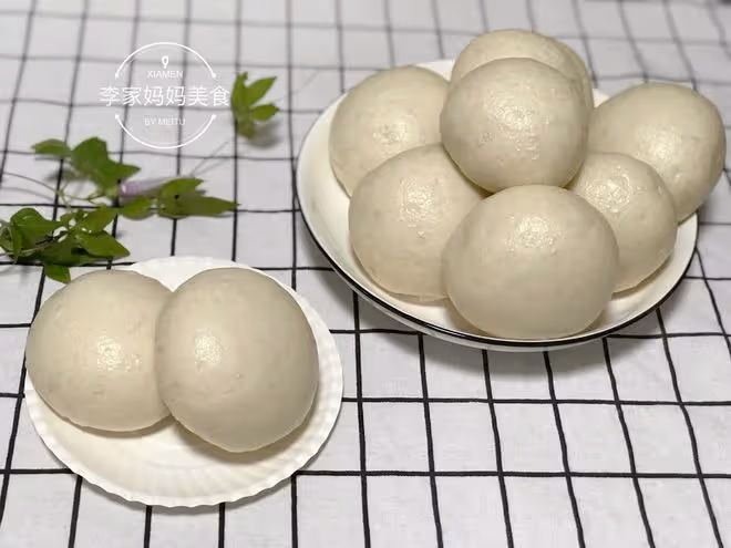 蒸饅頭時，用熱水還是冷水，記住5點，饅頭暄軟蓬鬆不回縮
