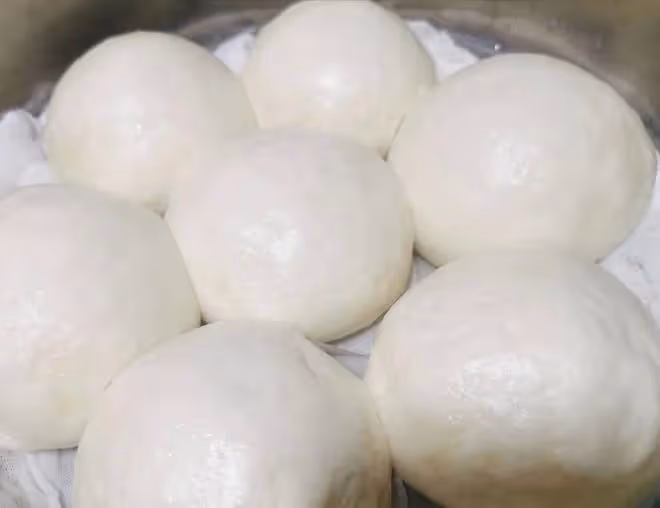 蒸饅頭時，用熱水還是冷水，記住5點，饅頭暄軟蓬鬆不回縮