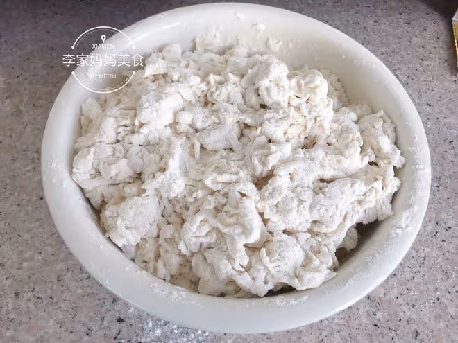 蒸饅頭時，用熱水還是冷水，記住5點，饅頭暄軟蓬鬆不回縮