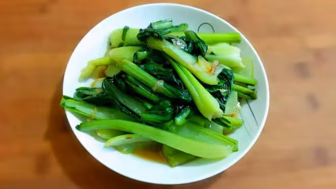 你炒青菜，為啥發黃出水不好吃？關鍵在這3個訣竅，看完後明白了