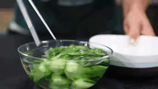 5種素菜鈣含量比牛奶高！菜地里的「天然鈣庫」，第1名經常被你扔掉