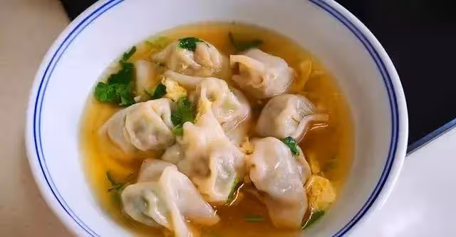做餛飩原來這麼簡單，不用買皮，自己調餡自己包，好吃更營養