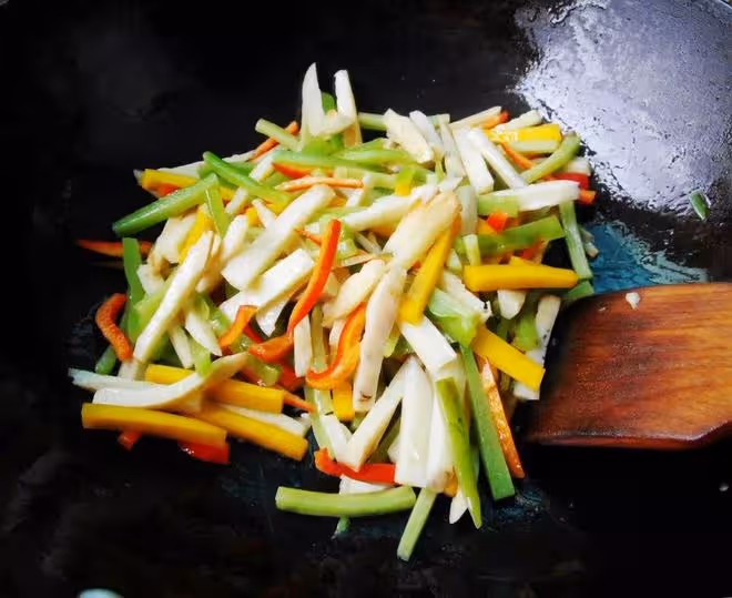 八大養身蔬菜助你安度夏天，附8道素食譜