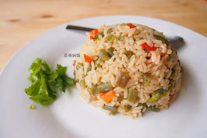 一個電飯煲全搞定的懶人燜飯食譜, 好吃又簡單