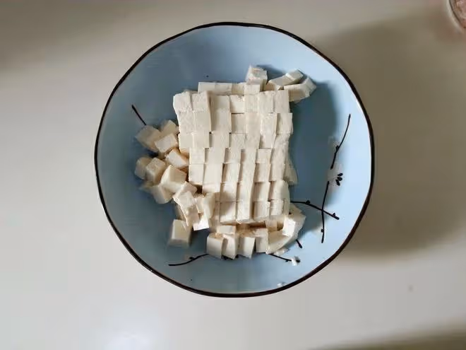 豆腐這樣搭配，等於天然「染髮劑」，頭髮烏黑髮亮，營養又健康