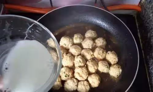特喜歡的肉丸做法，孩子搶著吃！不用油炸好吃又健康！