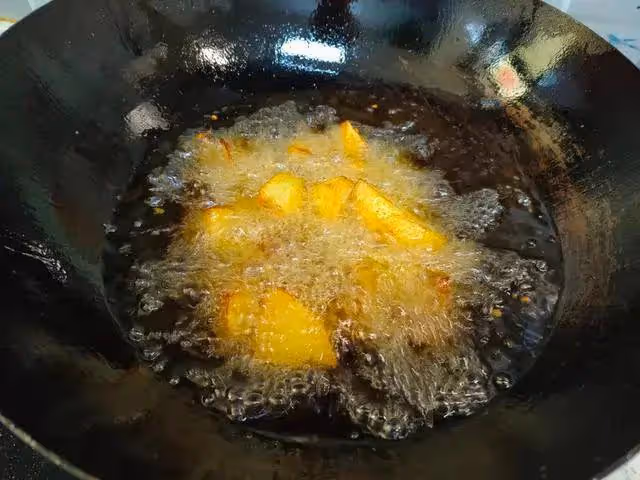 吃過這種做法的地三鮮嗎？香濃爽口，沒胃口吃這道菜就夠了！