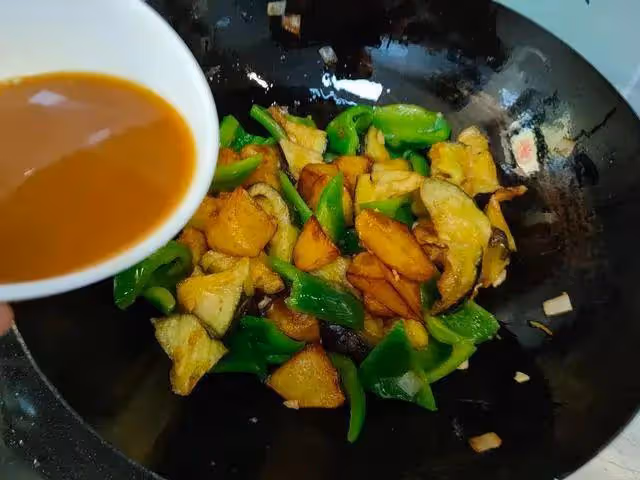 吃過這種做法的地三鮮嗎？香濃爽口，沒胃口吃這道菜就夠了！