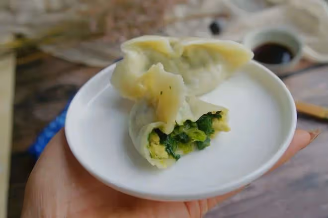 包韭菜餃子時，牢記「3放2不放」，韭菜翠綠不燒心，太解饞了