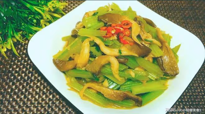 夏季吃點苦味菜對身體大有裨益，去火消暑，健脾祛濕，輕鬆度夏