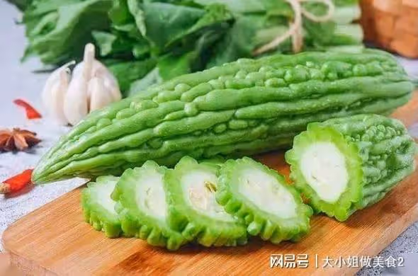 夏季想瘦身，不妨多吃五種蔬菜，高纖維低熱量，消耗脂肪很在行