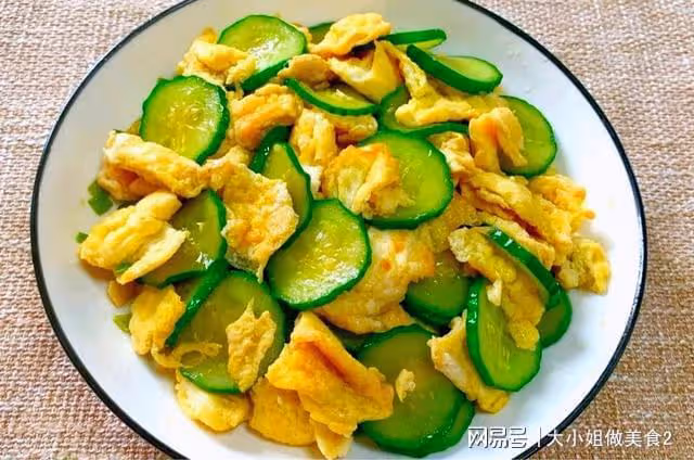 夏季想瘦身，不妨多吃五種蔬菜，高纖維低熱量，消耗脂肪很在行