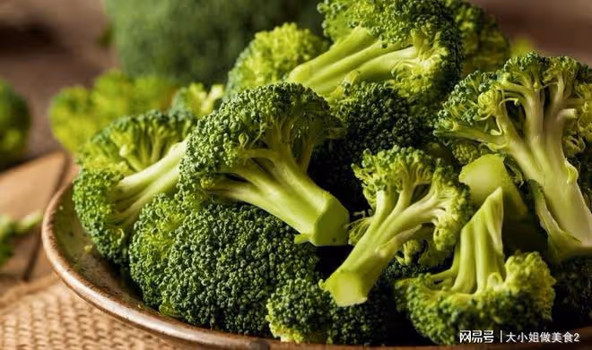 你身邊常見的七種食物，是滋養保護眼睛的「好手」，你吃對了嗎？