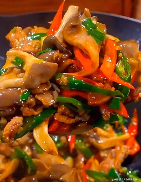 平菇搭配這些食材，價格不貴又好吃，營養加倍，超下飯