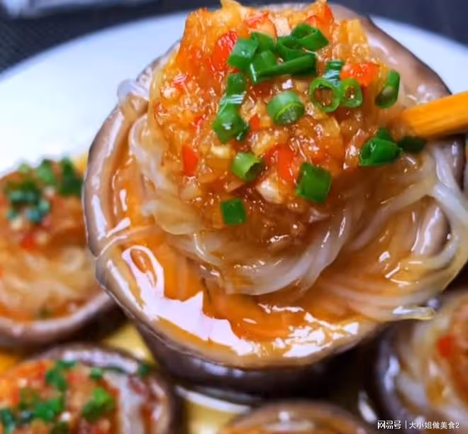 春天適合多吃香菇，味道鮮美，營養豐富，老少皆宜