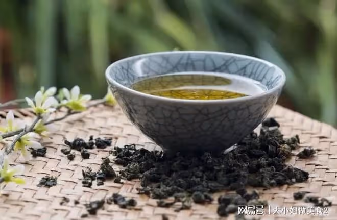 疫情當前，建議中老年人：多喝2款茶，緩解春燥，睡覺吃飯都很香