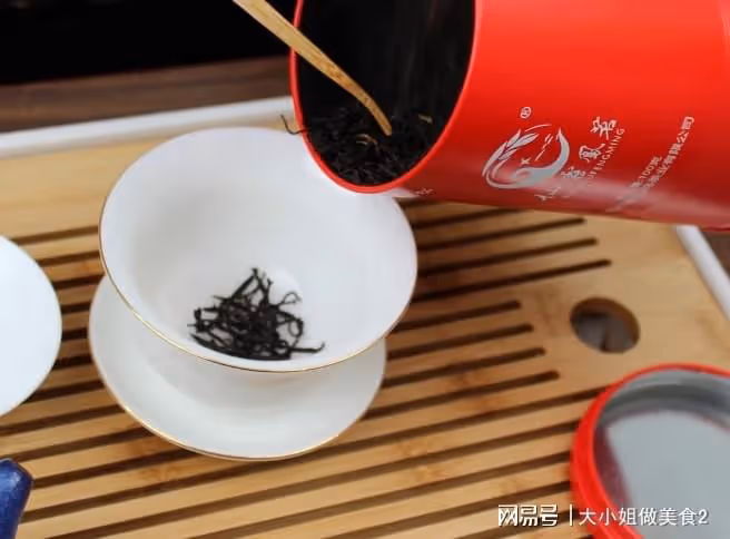 疫情當前，建議中老年人：多喝2款茶，緩解春燥，睡覺吃飯都很香