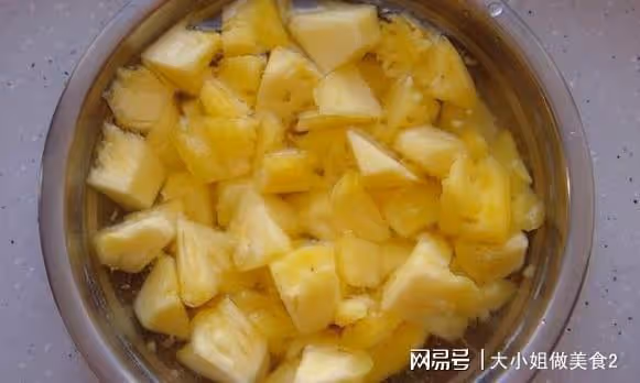 春天不要錯過酸酸甜甜的菠蘿，三種美味吃法，簡單好做，快來試試