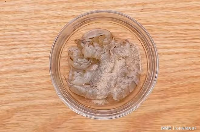 分享三道好喝的熱乎乎的鹹粥，營養豐富，食材多樣，暖心暖胃