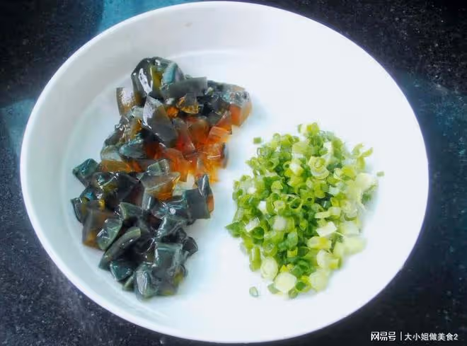 分享三道好喝的熱乎乎的鹹粥，營養豐富，食材多樣，暖心暖胃
