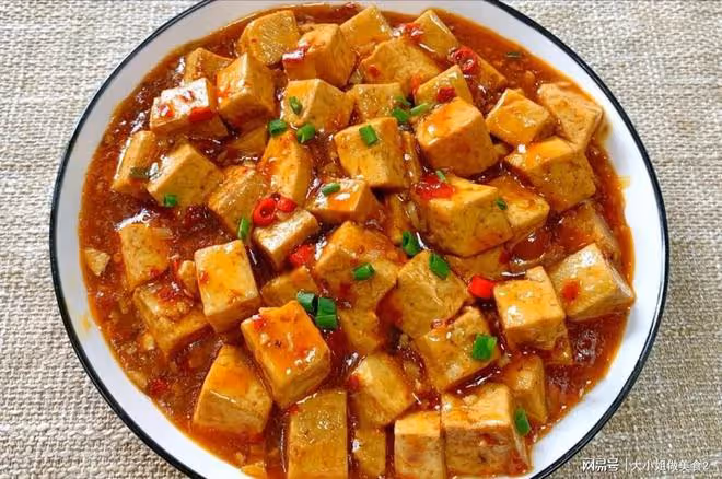 八道家常小炒，簡單好做超下飯，尤其適合上班族，分分鐘就能上桌