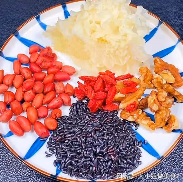 春天多喝這五款豆漿，營養全面，滋潤我們的肌膚，尤其適合女生