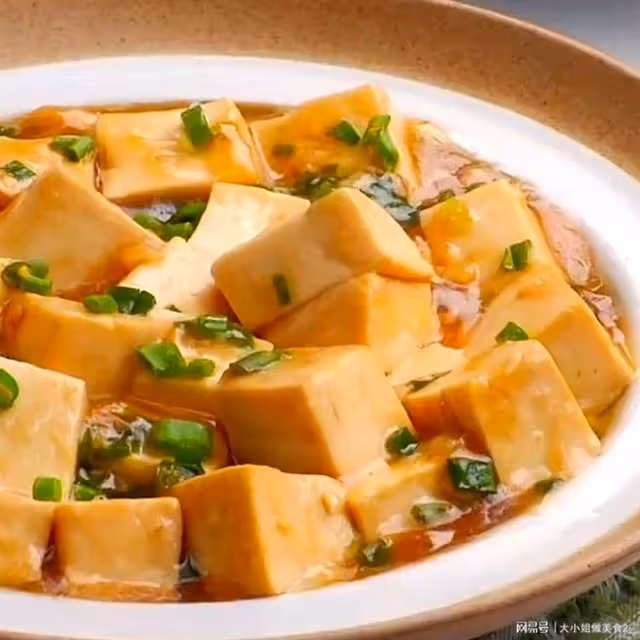 豆腐富含大豆異黃酮，三種清淡吃法，營養豐富又健康，女人要多吃