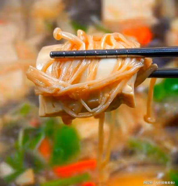 豆腐富含大豆異黃酮，三種清淡吃法，營養豐富又健康，女人要多吃