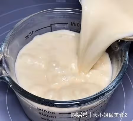 三道熱乎乎的湯，配料豐富，味道超贊，晚上下班喝上一碗真滿足！