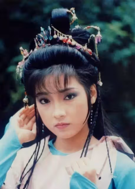 戚美珍如今60歲，曾經和苗僑偉因戲生情，結婚32歲零緋聞，讓人羨慕