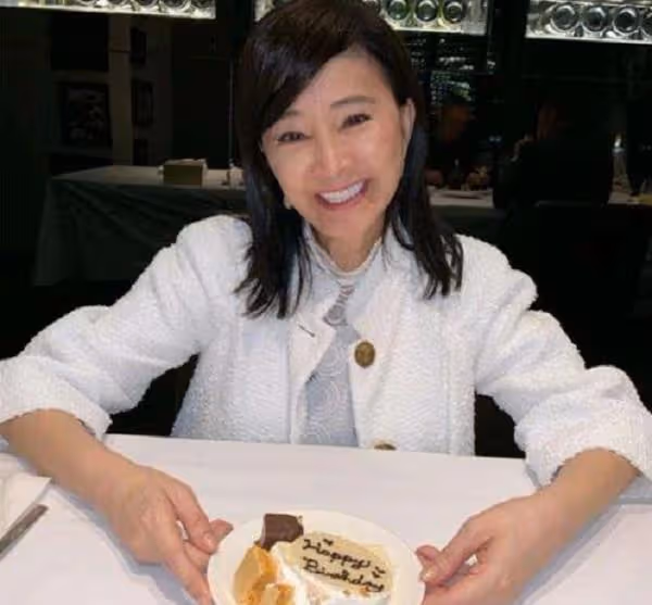 10年前,55歲日本痴情富豪首次娶妻,新娘是暗戀了30年的中國女神