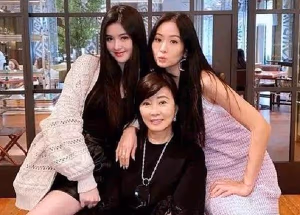 10年前,55歲日本痴情富豪首次娶妻,新娘是暗戀了30年的中國女神
