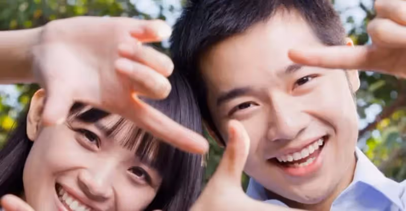 「親愛的，今天我媽做了一桌子菜好吃吧」「對不起，我們分手吧」