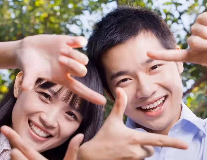 「親愛的,今天我媽做了一桌子菜好吃吧」「對不起,我們分手吧」
